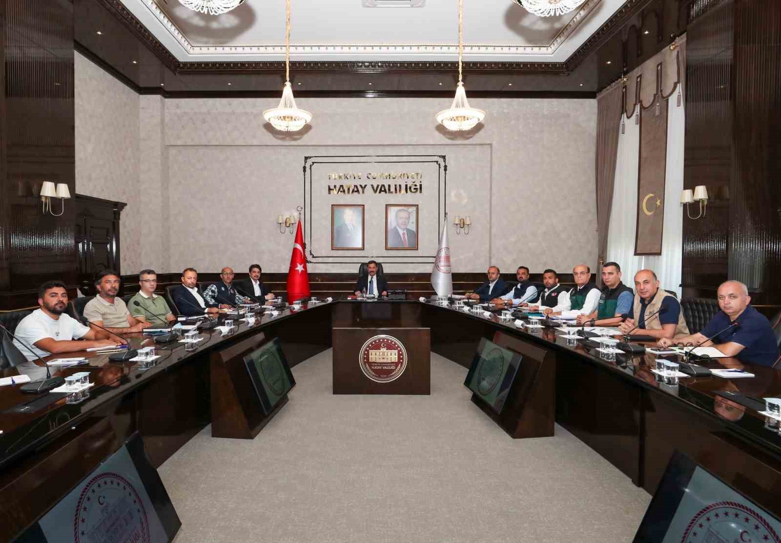 vali-masatli-baskanliginda-asi-nehri-altyapi-calismalari-degerlendirildi