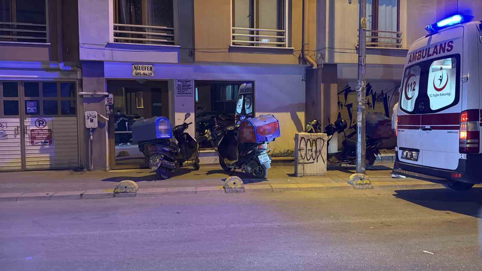 eskisehir-de-motosiklet-otomobile-carpti-1-yarali