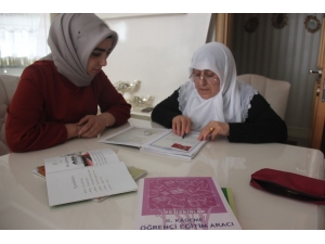 Almanya’dan 40 Yıl Sonra Dönen 65 Yaşındaki Kadın Okuma Yazma Öğrendi