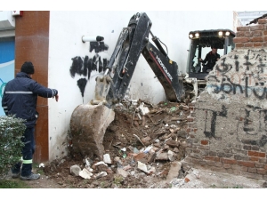 Odunpazarı Belediyesi Metruk Binalarda Çalışmalarına Devam Ediyor