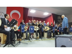 Burhaniyeli Amatörlerin Konseri İzleyenleri Coşturdu