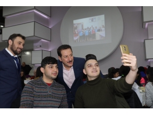 Başkan Tok: “Gençliğe Yaptığımız Yatırımların Meyvesini, Onların Mutlu Olmasından Alıyoruz”