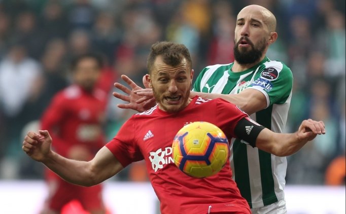 Bursasporlu Futbolcuların 3 Puan Sevinci