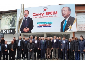 Ak Parti Heyeti Hakkari’de