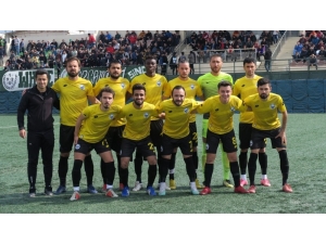 Lider Foça Belediyespor, Özçamdibi Spor Engelini 4 Golle Aştı