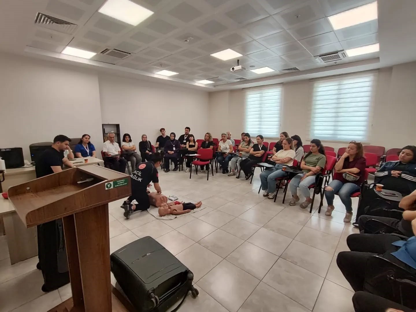 karacasu-devlet-hastanesi-nde-cpr-egitimi-verildi