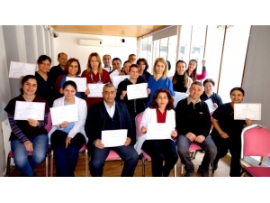 Sarıgöl’de İşaret Dili Öğrenen Sağlık Çalışanlarına Sertifika