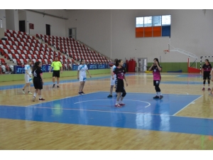 Muş’ta Hentbol Müsabakaları Yapıldı