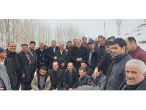 Gürpınar’da Ak Parti Rüzgarı