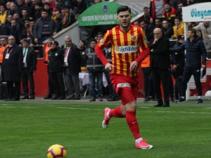 Sapunaru Ve Deniz Türüç Sarı Kart Sınırında