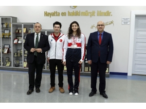 Sanko Okulları Yüzücüsü Bölge Birincisi Oldu