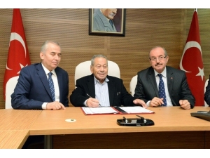 84 Yaşındaki İş Adamı Toprağa Verildi