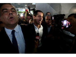 Guaido, Venezuela’ya Döndü