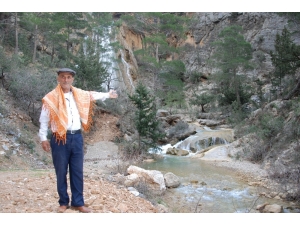 Işıklı Şelalesi Doğal Güzelliğiyle İlgi Çekiyor