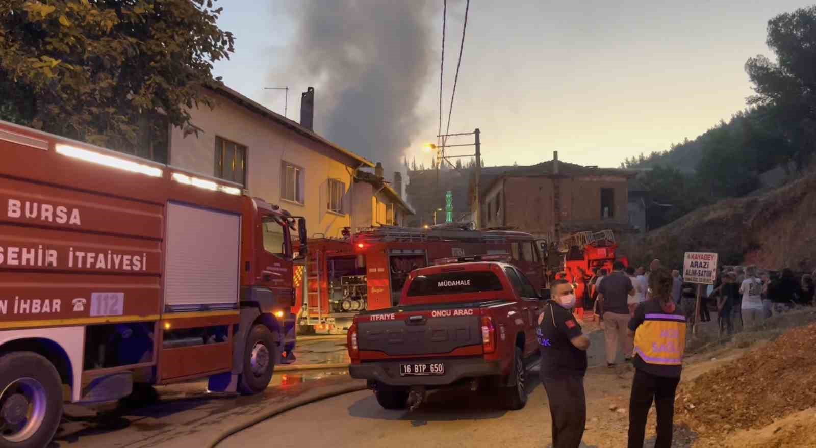 bursa-da-2-katli-evde-cikan-yanginda-30-yasindaki-genc-hayatini-kaybetti