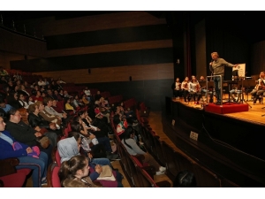 Koda, ‘Kardelenler’ İçin Sahneye Çıktı