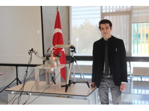 Tasarladığı Nükleer Füzyon Reaktörü’nde Yıldız Oluşturdu