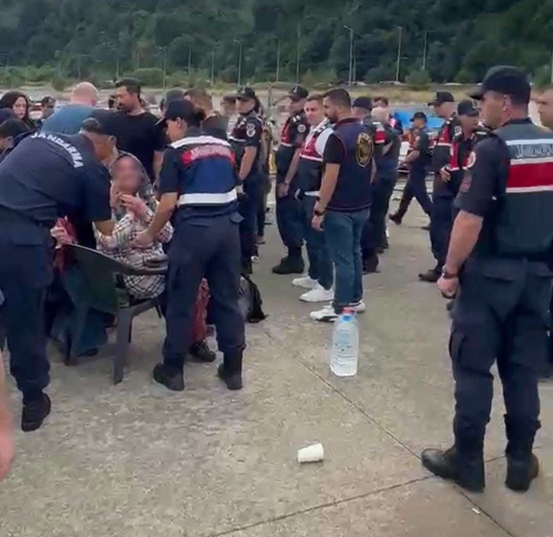 rize-de-balikci-koylulerinin-kafes-balikciligi-tepkisi