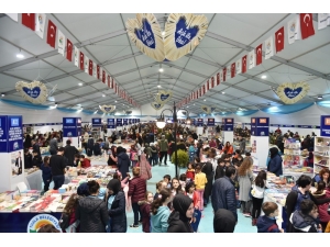 Tuzla 3. Kitap Fuarı’nda 200 Bin Kişi ‘Aşk İle Oku’du