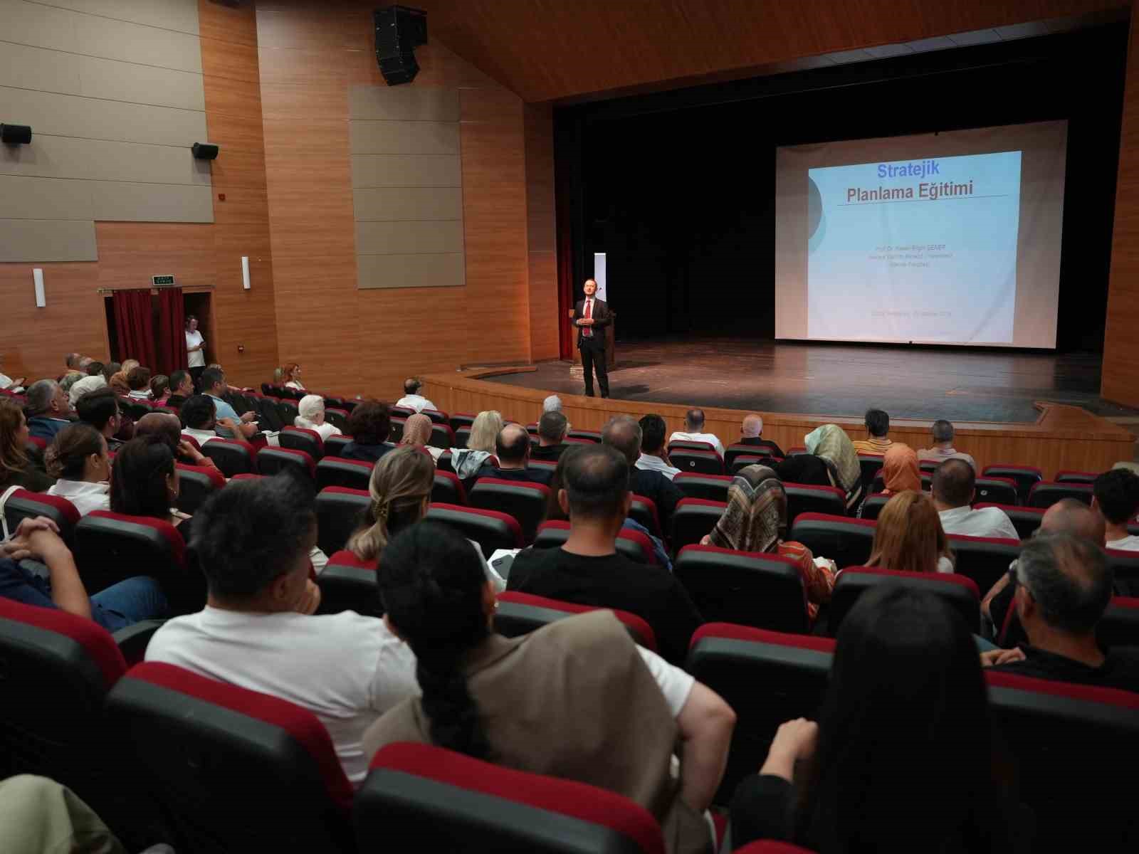 performans-esasli-strateji-ve-butce-hazirlama-egitimi-verildi