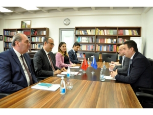 Türkiye’nin Kosova Büyükelçisi Sakar Kosova Eğitim, Bilim Ve Teknoloji Bakanı Bytyqi İle Görüştü