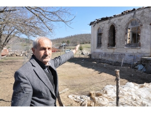 Tarihi İlkokul Onarım Bekliyor