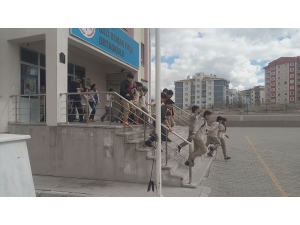 Gaziosmanpaşa Ortaokulunda Deprem Tatbikatı Yapıldı