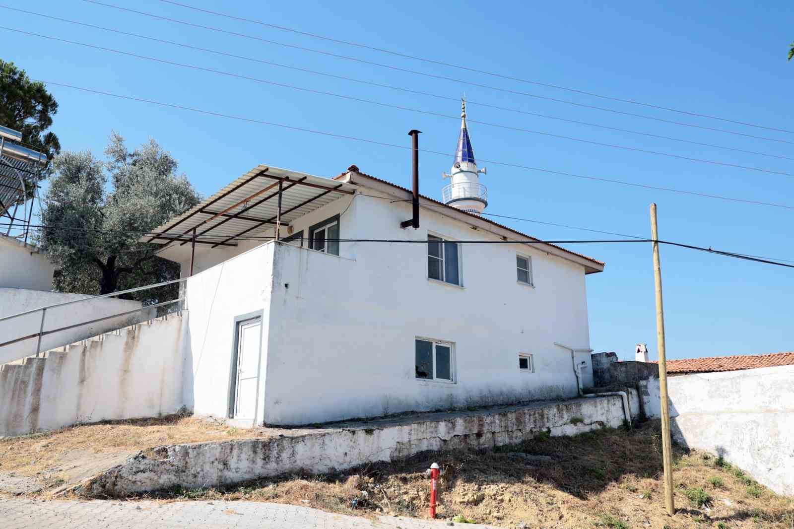 psikolojik-sorunlari-olan-ve-istifa-eden-imamin-lojmanindan-tonlarca-cop-cikti