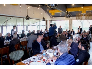 Esgin: “Biz Siyasetten Milletimize Hizmeti Anlıyoruz”