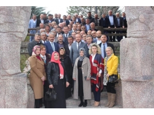 Ak Parti Kırıkkale İl Teşkilatı Muhtarlarla Buluştu