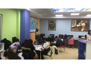 Evde Ders Çalışamayan Öğrencilere Etüt