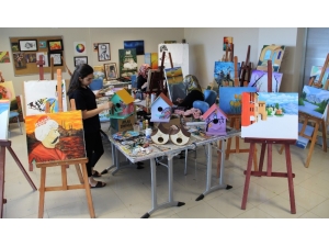 Kuşlar İçin Kuş Evleri Tasarladılar