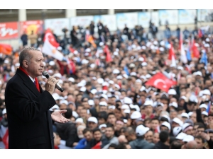 Cumharbaşkanı Erdoğan, Kılıçdaroğlu’nu Topa Tuttu