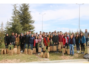 Nevü Öğrencileri Fidanları Toprakla Buluşturdu