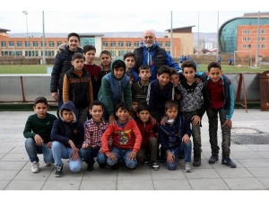 Kayserispor’u Minikler Ziyaret Etti