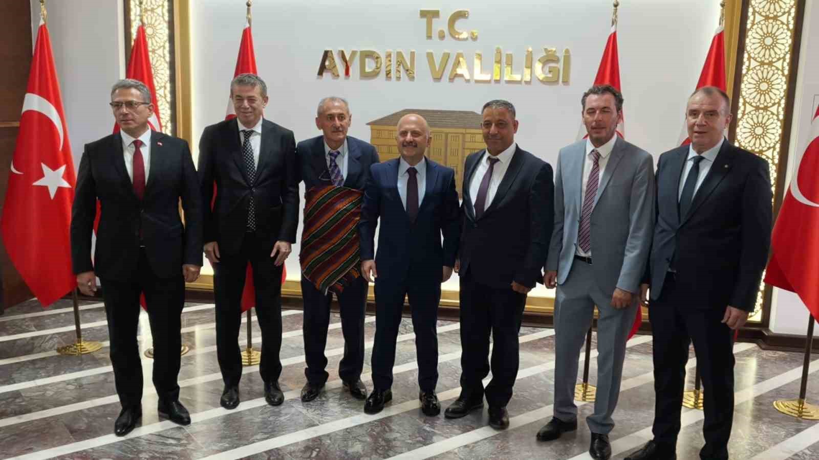 ilin-ahisi-ne-odulunu-aydin-valisi-varol-verdi