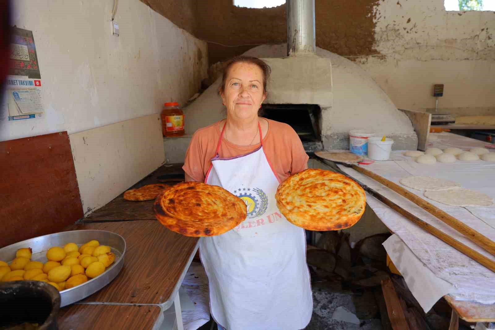 kahramanmaras-cardak-ta-160-yillik-ekmek-gelenegi