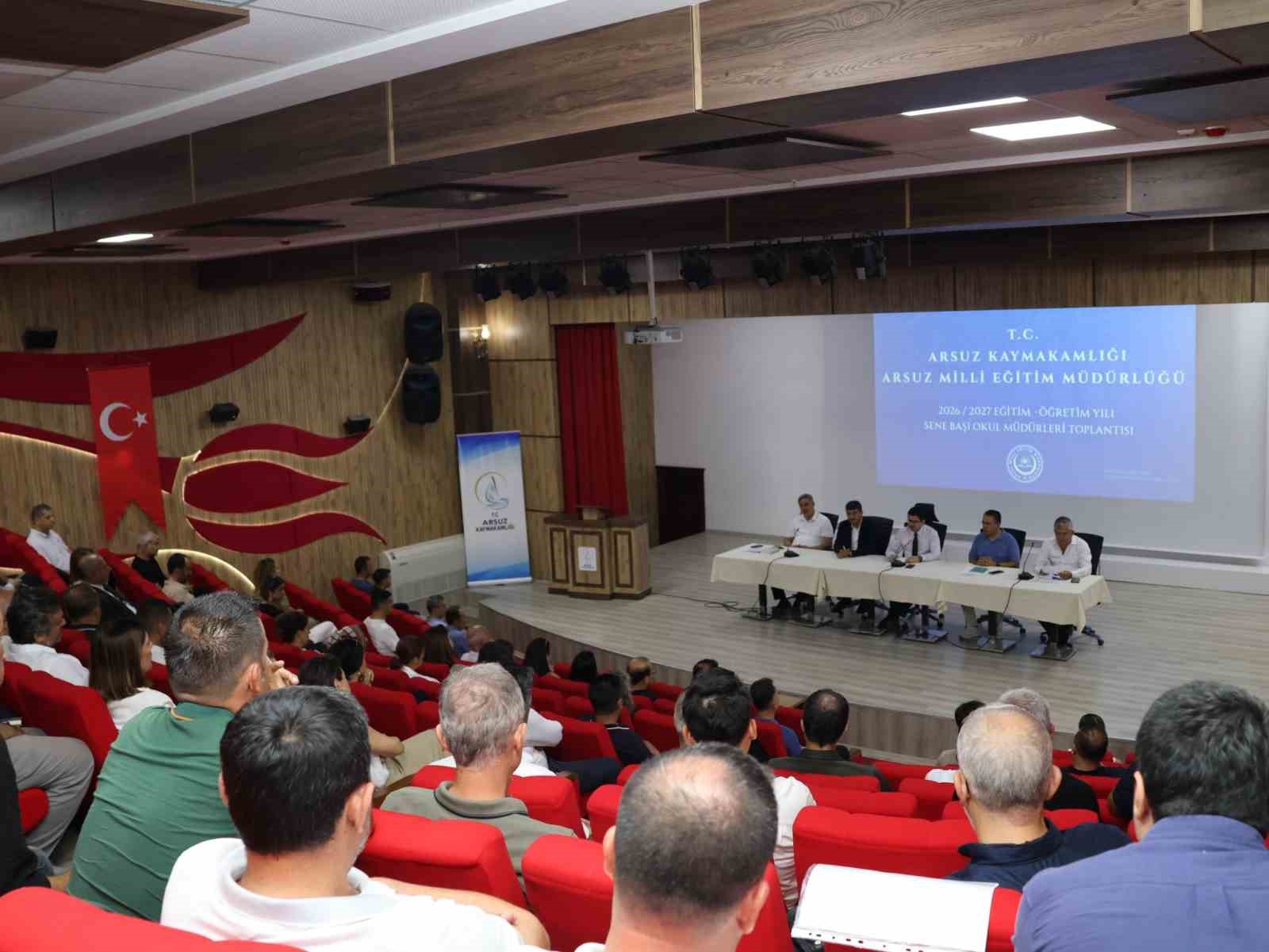 arsuz-da-okul-mudurleri-toplantisi-yapildi