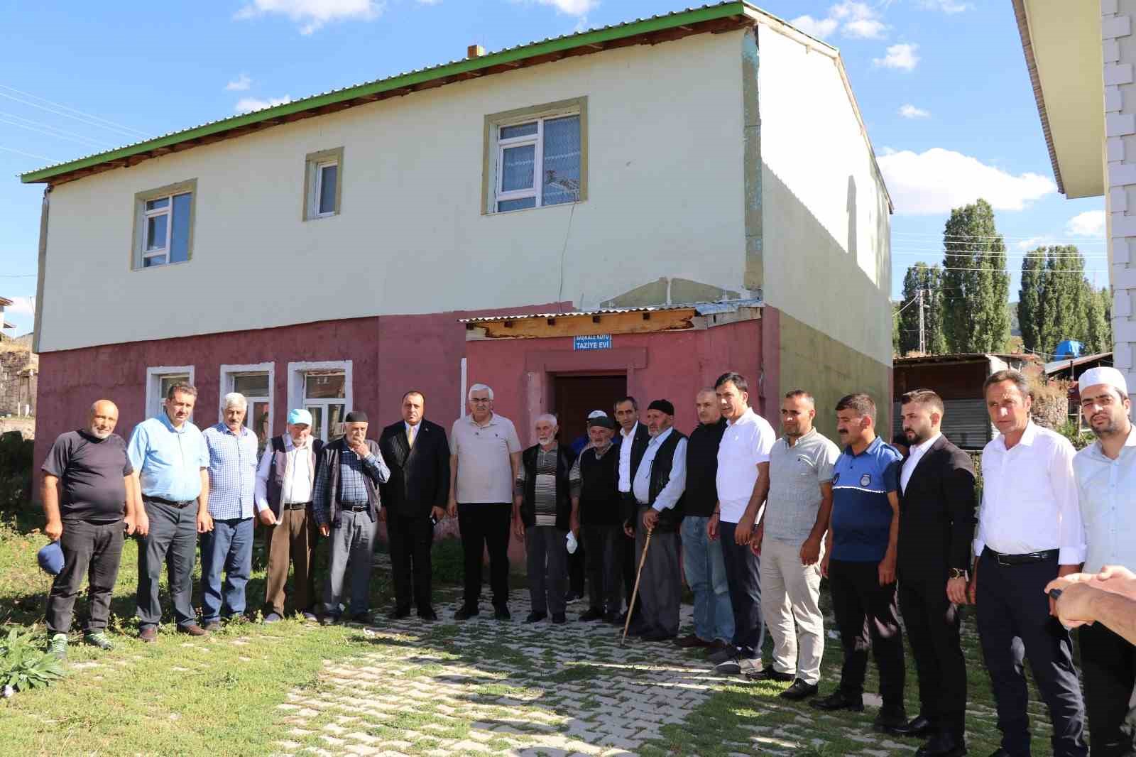 milletvekili-oz-muhtarlarla-bulustu