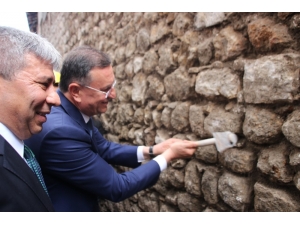 Eski Antakya Sokaklarına Restorasyon Çekici Vuruldu