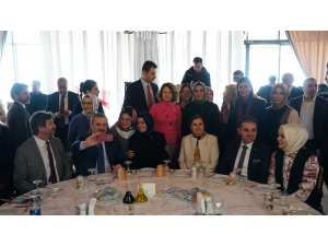 Avcılar’da Bin 200 Kadın İle 8 Mart Dünya Kadınlar Günü Etkinliği