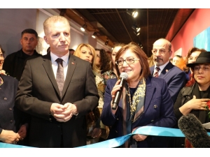 2. Uluslararası Kadın Sanatçılar Çalıştayı Sergisi Açıldı