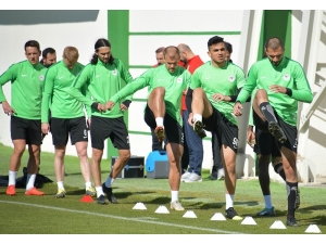 Atiker Konyaspor’da Beşiktaş Hazırlıkları Sürüyor