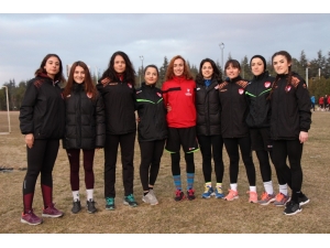 Artık Düdüğü Kadınlar Çalıyor