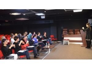 Sağlıkçılar İşaret Dili Öğreniyor