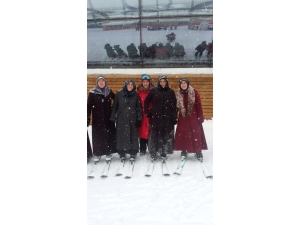 Erzurum Gsim’den Kadınlara Kayak Jesti