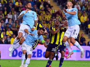 Fenerbahçe, Başakşehir Karşısında Galibiyet Arıyor