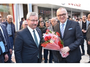 Başkan Ergün Saruhanlı Belediyesini Ziyaret Etti