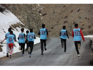 Hakkari’de Atletizm Yarışması