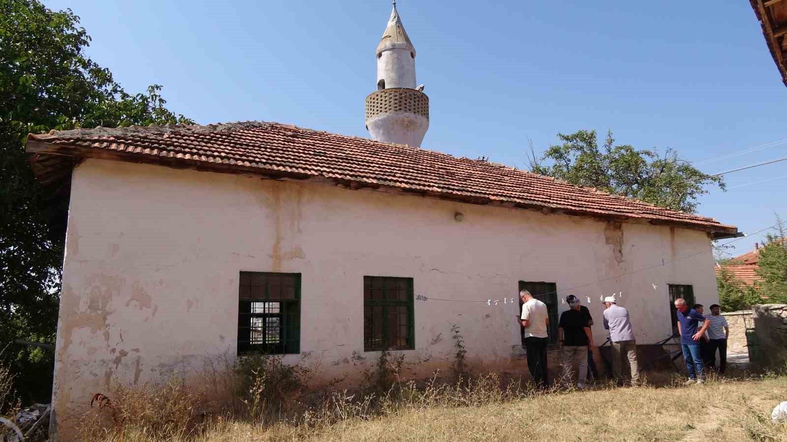 yozgat-taki-asirlik-cami-onarilmayi-bekliyor